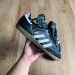Adidas Samba Classic - 44 2/3 (Used)