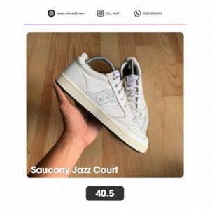 Saucony- Jazz court 40.5 (Used)